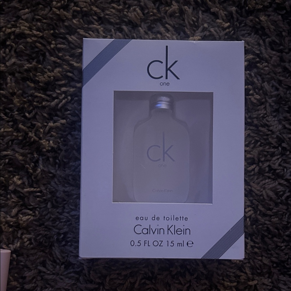 Calvin Klein CK One Eau de Toilette - White and Gray